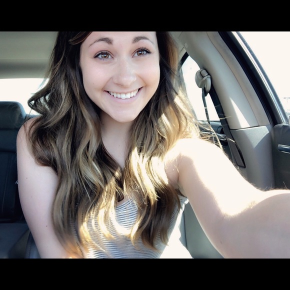 Meet your Posher, Elaina - Picture 1 of 1